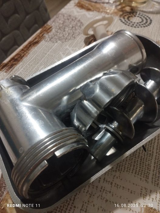 Мясорубка продам 4000