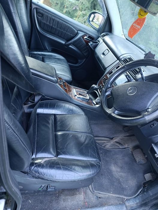 Mercedes ML 320 3.2 V6 • Автомат • Газ/Бензин • 7 места