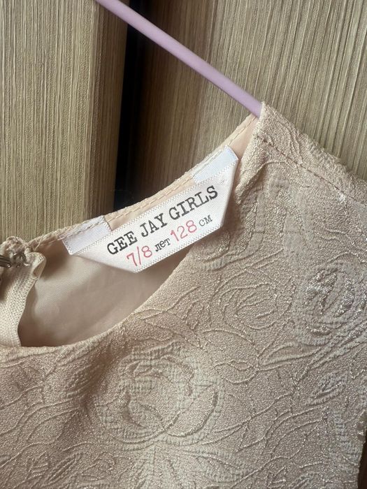 Платье на девочку