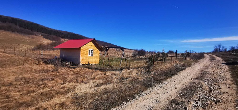 Teren 650 mp Mera – la limita intravilanului – utilitati aproape