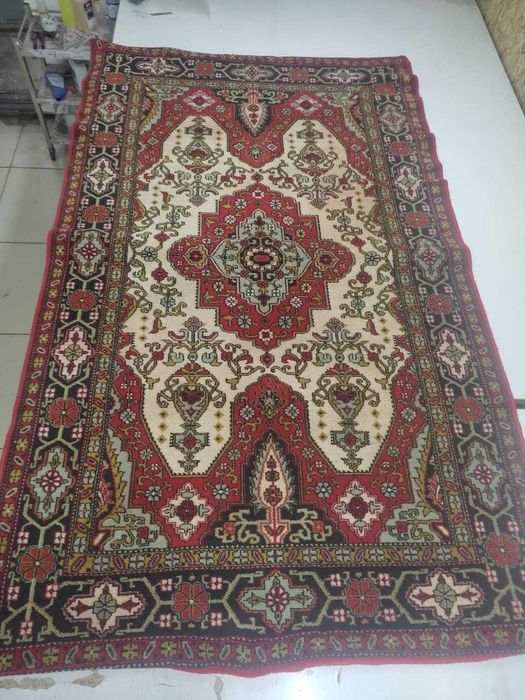 Продам ковры б/у