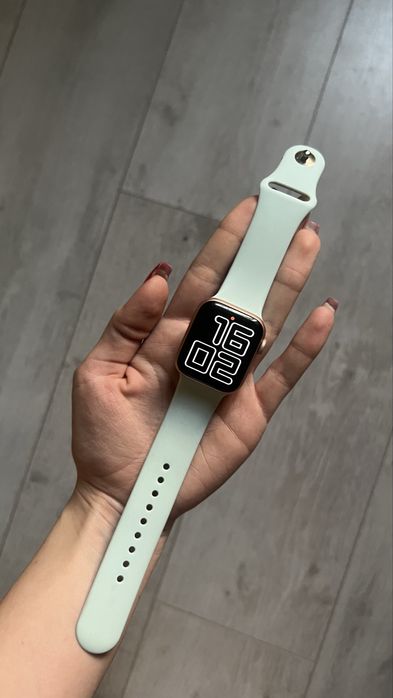 Продаю Apple Watch