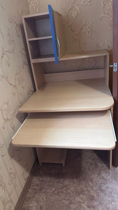 Стол компьютерный