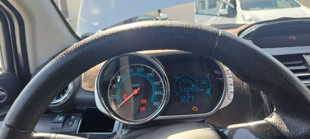 Машина Спарк сотилади