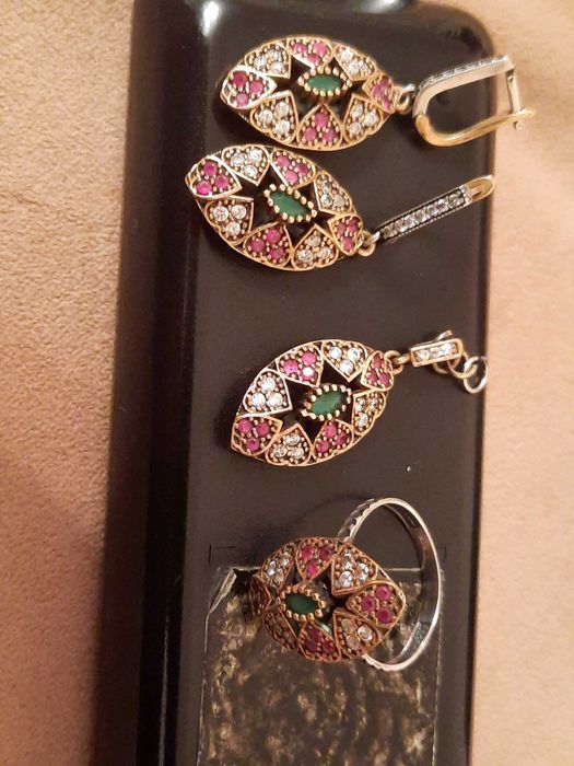 Продам ьидутерию, браслеты разные