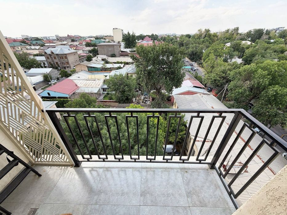 Продается 2 комнатная ЖК ROYAL HOUSE/ 3 окна/ 47м2+балкон