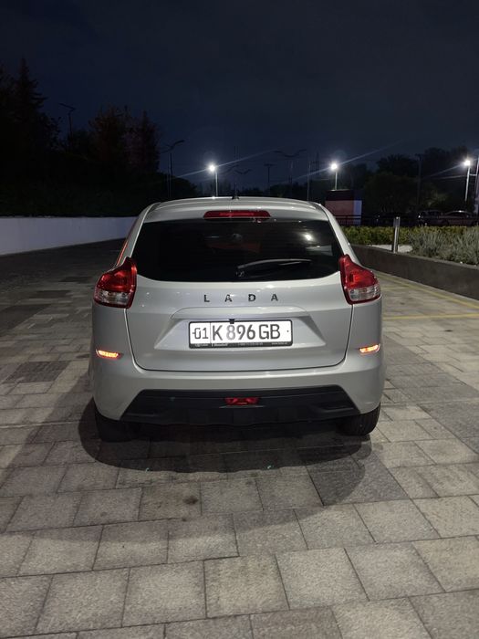 Продам Lada x ray хорошом состаяние срочно