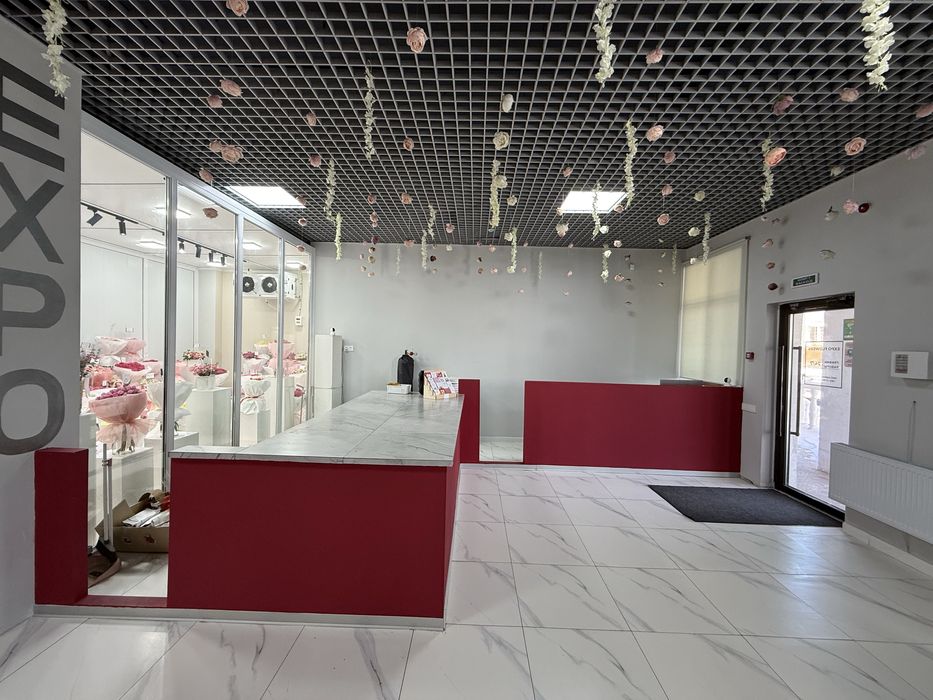 Цветочный магазин и студия шоколада