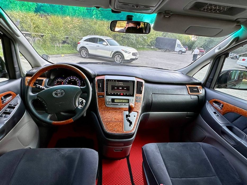 Toyota Alphard 2008