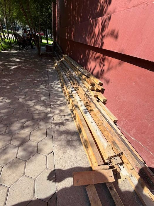 Продам б/у стропила и ДСП — недорого