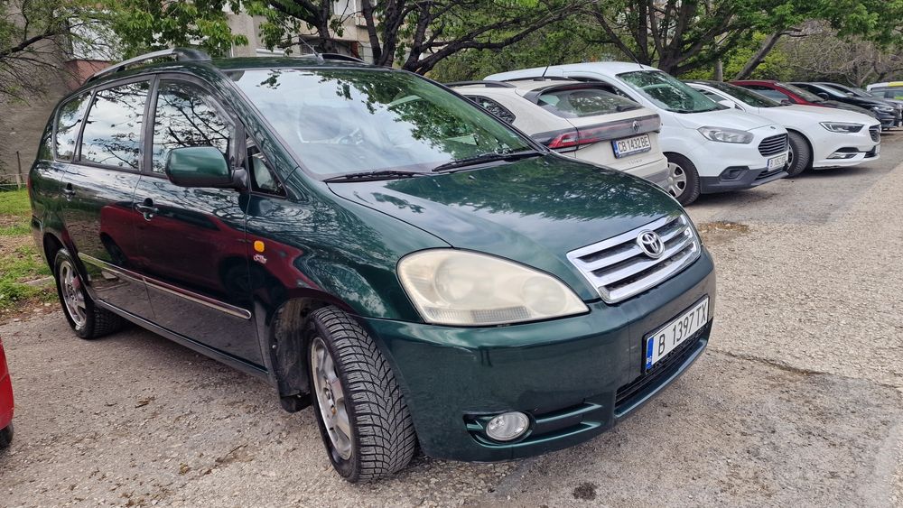 Toyota Avensis Verso 2,0 употребяван ВАН 6+1 места