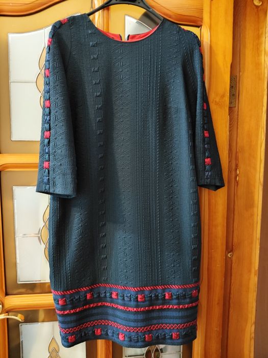 Платье жен, темно синее, отличного качества