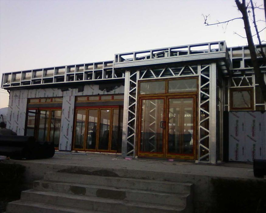 Магазини, Павилиони, Складове, Къщи, Бунгала, Фургони 35м2 - 7м х 5м