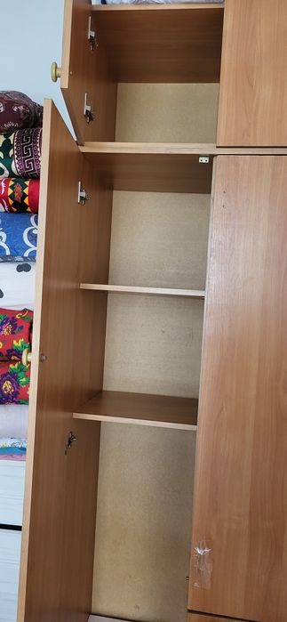 Шкаф бу 12000т  .