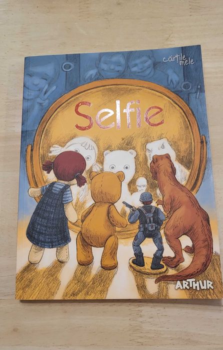 Cartea Selfie, editura Arthur, Nou