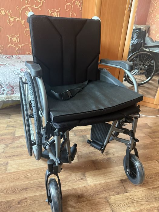 Продам инвалидные коляски