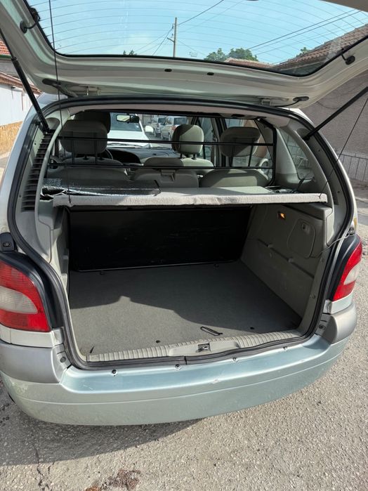 Продавам Renault Scenic