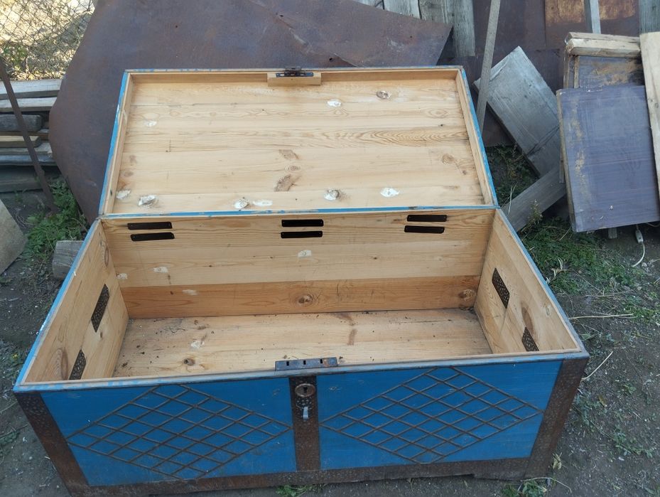 Продам сундук в хорошем состоянии