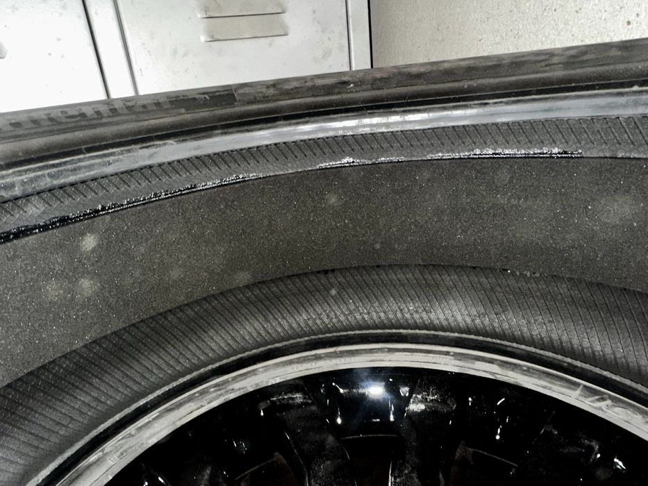 285 45 22  325 40 22 Continental