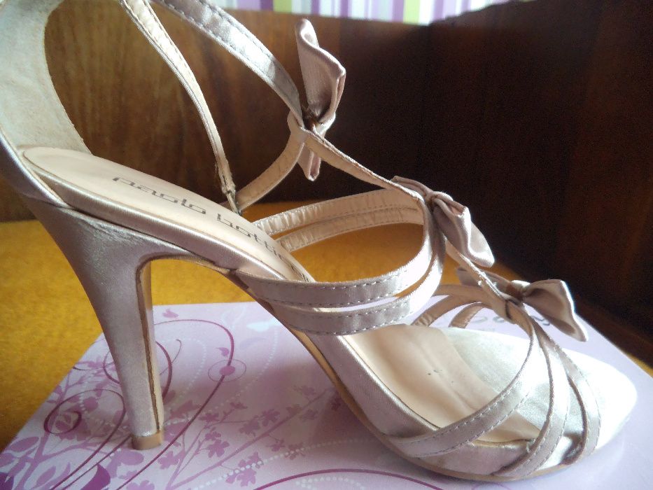 Дамски сандали номер 38-2 чифта