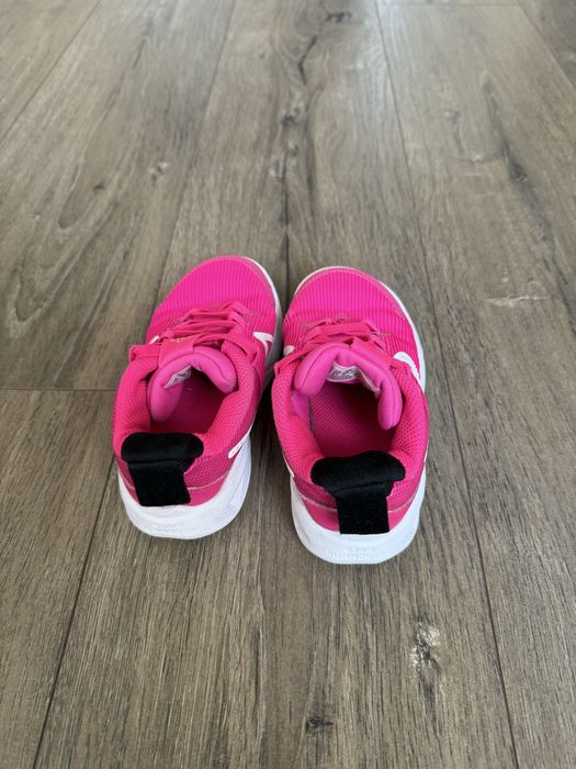 Маратонки nike  размер 27