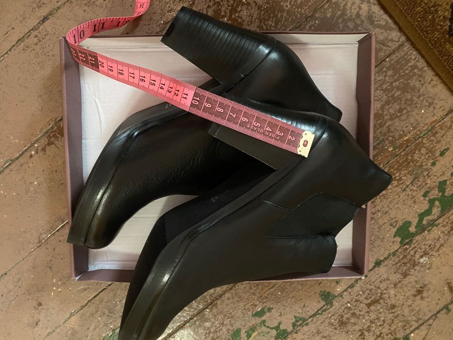 Боти от естествена кожа