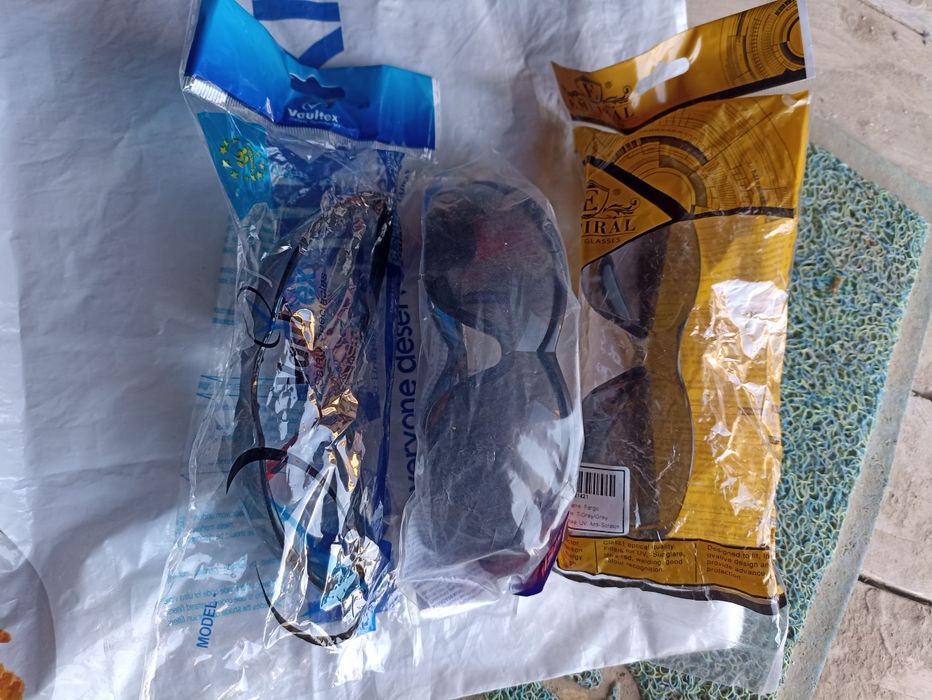 Защитные очки прозрачные и черные