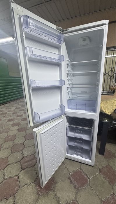 Холодильник б/у  в отличном состоянии