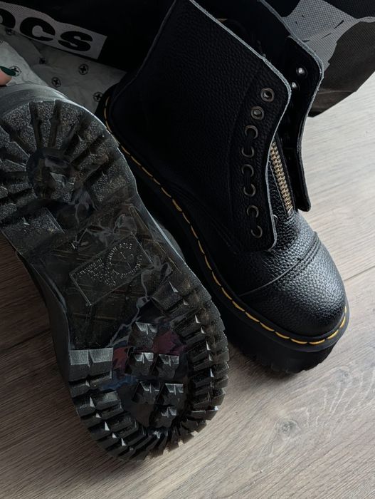 Dr. Martens Sinclair, 39