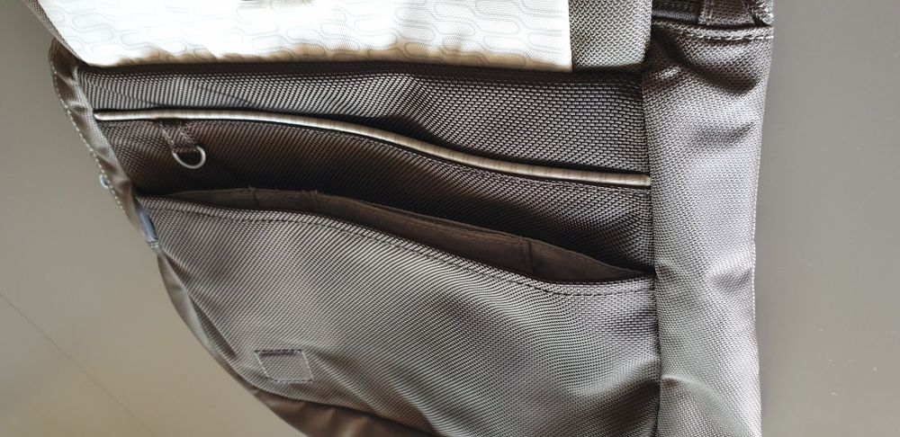 Tumi, borseta lux ,unisex, condiție impecabilă