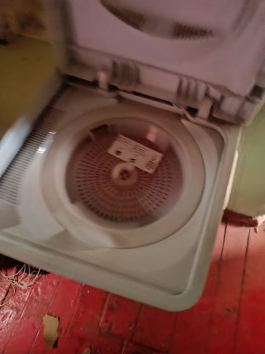 Сатылады ! спальный гаринитур и стиралка!