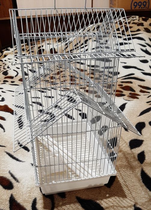 Продаю клетки для попугаев