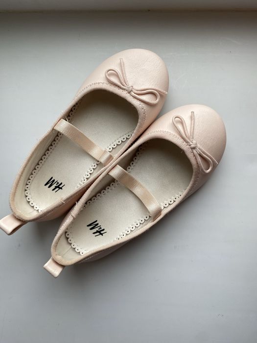 Продам балетки детские новые