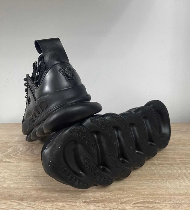 Vand adidasi Versace black Chain Reaction