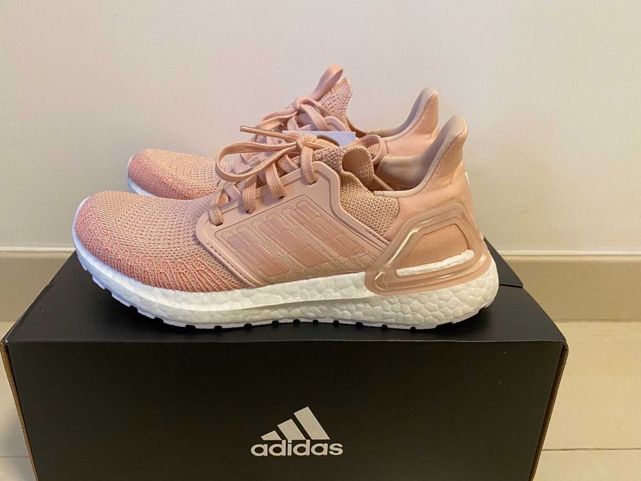 Оригинални маратонки  * ADIDAS ULTRABOOST 20  * EU36 2/3