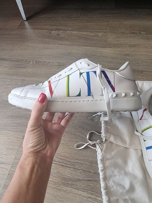 Adidasi originali barbati Valentino 40