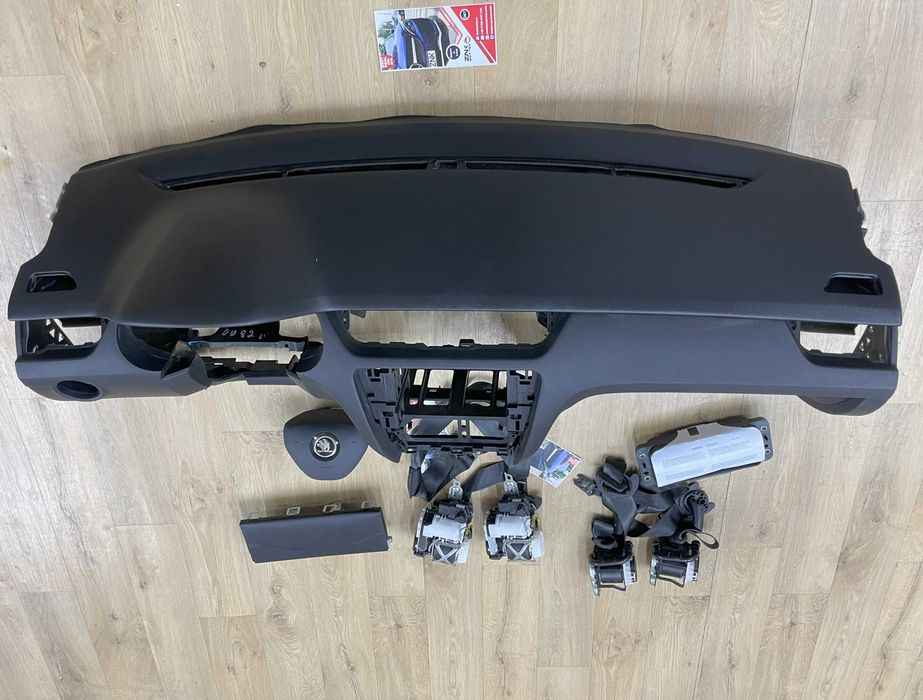 Skoda Octavia III plansa de bord - kit airbag volan pasager genunchi