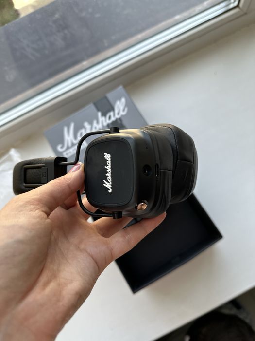 Продам наушники Marshall4