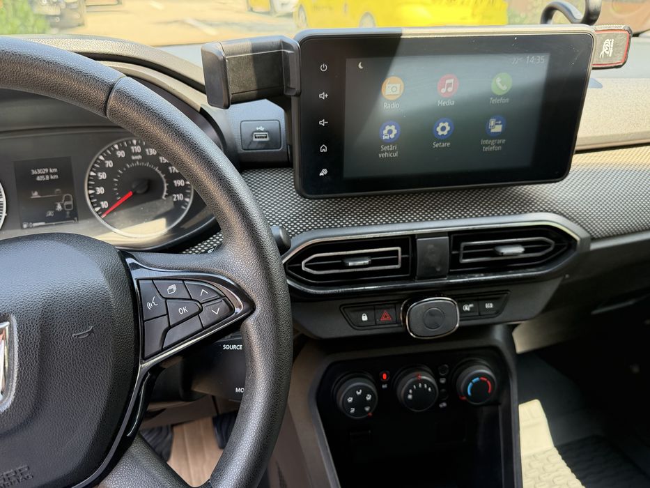 De vânzare dacia logan 3, an 2021, unic proprietar, folosit în regim de taxi.