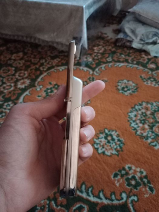 8800 Vertu oltin rang