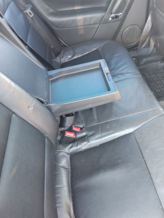 ОПЕЛ ВЕКТРА 2.2DTI- лек автомобил