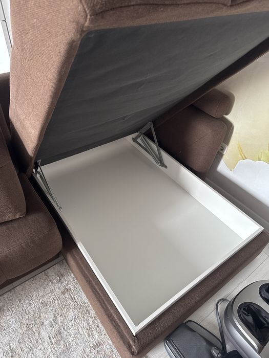 Диван фирмы Ариба