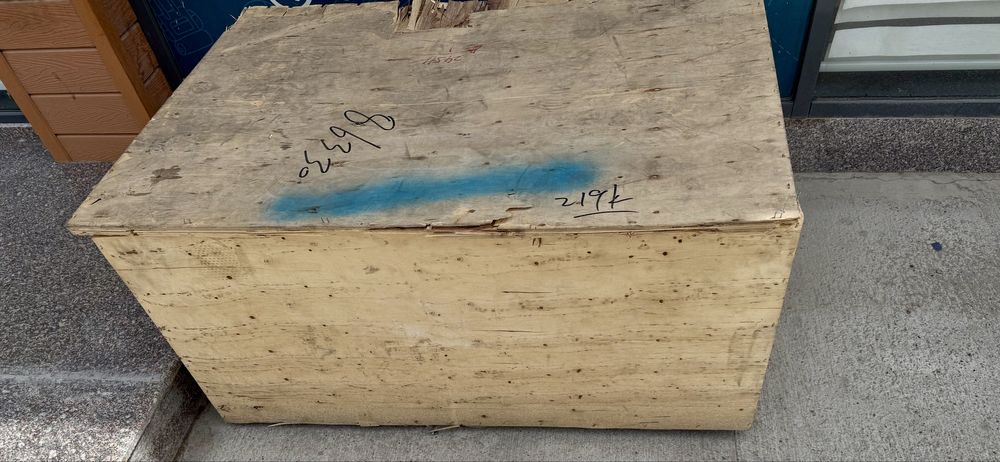 Taxta yashik kimga kerak bolsa ob ketsin tekinga bervoramiz