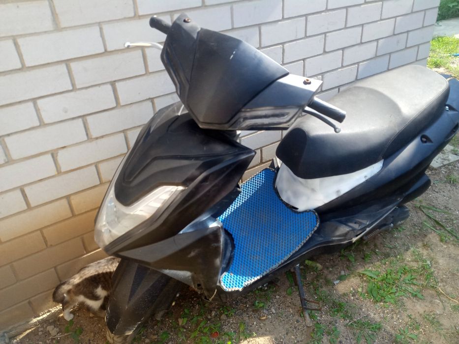 Продам мопед скутер
