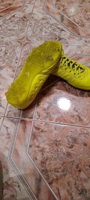 Футболни обувки Adidas за шампиони