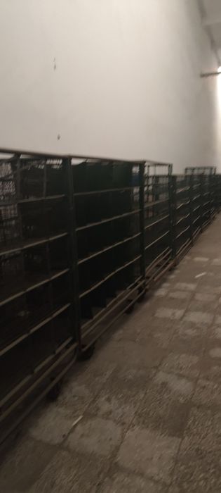 Метални стелажи с колела и без