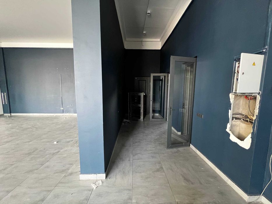 Аренда 1 этаж + цоколь 622 м² под автосалон или шоурум (55)