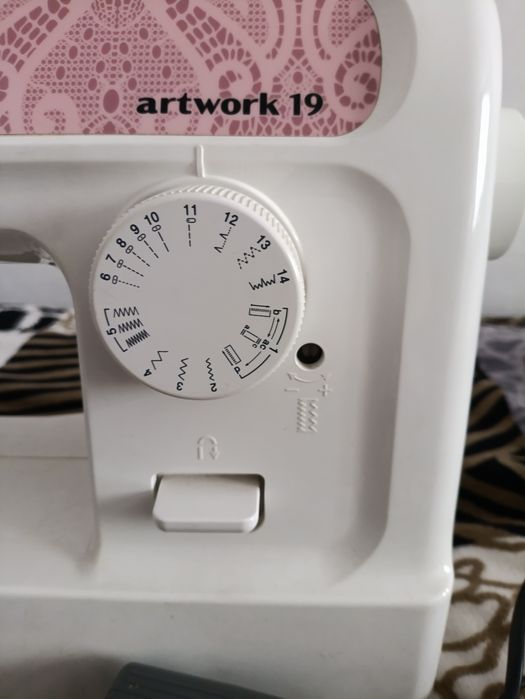 Продам швейную машинку