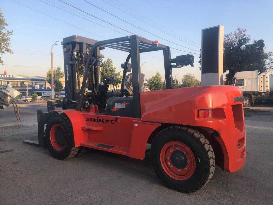 Samarqandda 30 tonnagacha kara xizmati — kuchli pogruzchik