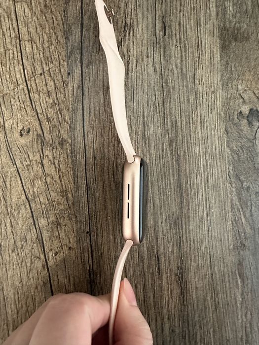 Продам apple watch 4 44 mm